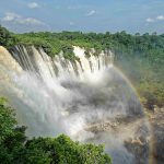 Angola lockt mit spektakulären Landschaften, traditionell lebenden Menschen und unberührten Stränden
